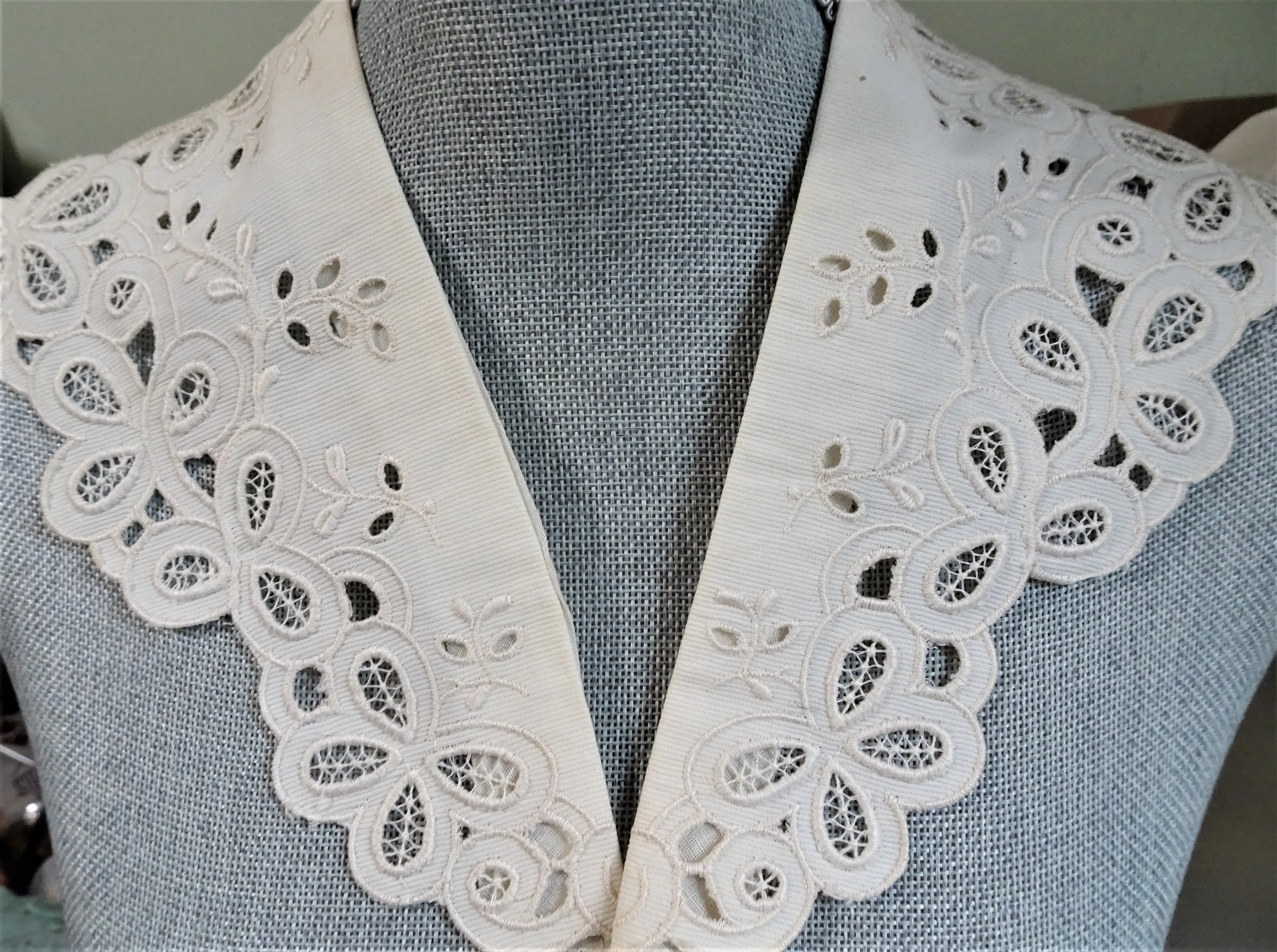 LOVELY Antique Collar, French Cotton Embroidered Collar, Lovely Openwork Design, Beautiful Embroidery,Collectible Vintage Collars